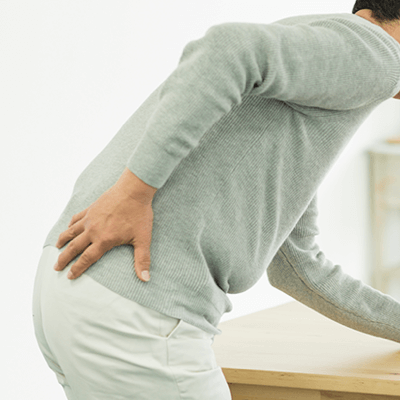 腰に違和感を感じる